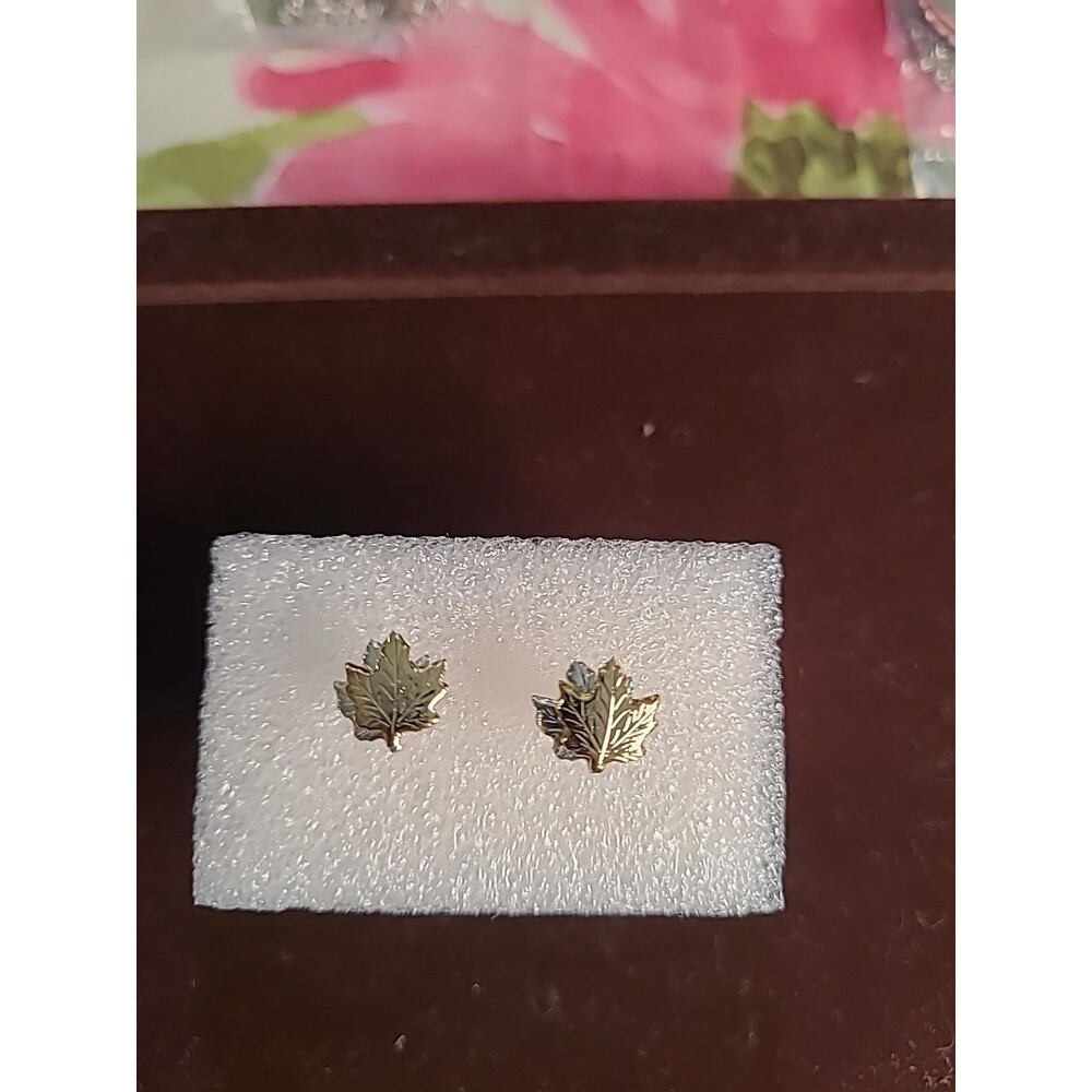 Vintage Figural Maple Leaf with Faux Diamond Yellow Gold Plated Earring